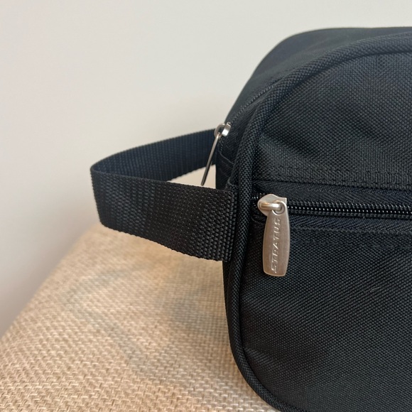 Stratus Toiletry Bag, Black - Picture 3 of 14
